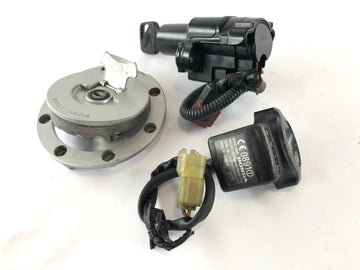 Honda CBR 1000 RR SC57 [2006] - Palace Set Tank Lock tenningslås - 0