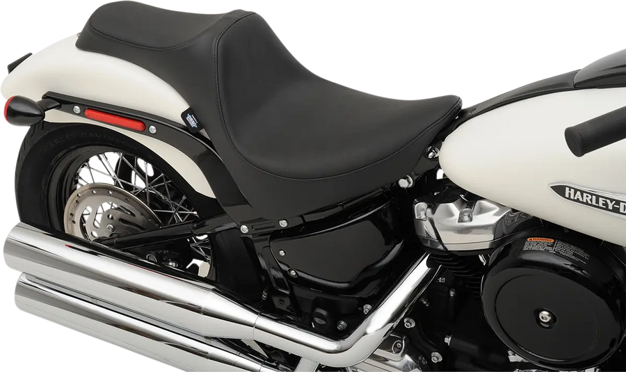 Harley-Davidson Street Bob [DRAG SPECIALTIES] – Predator III sete