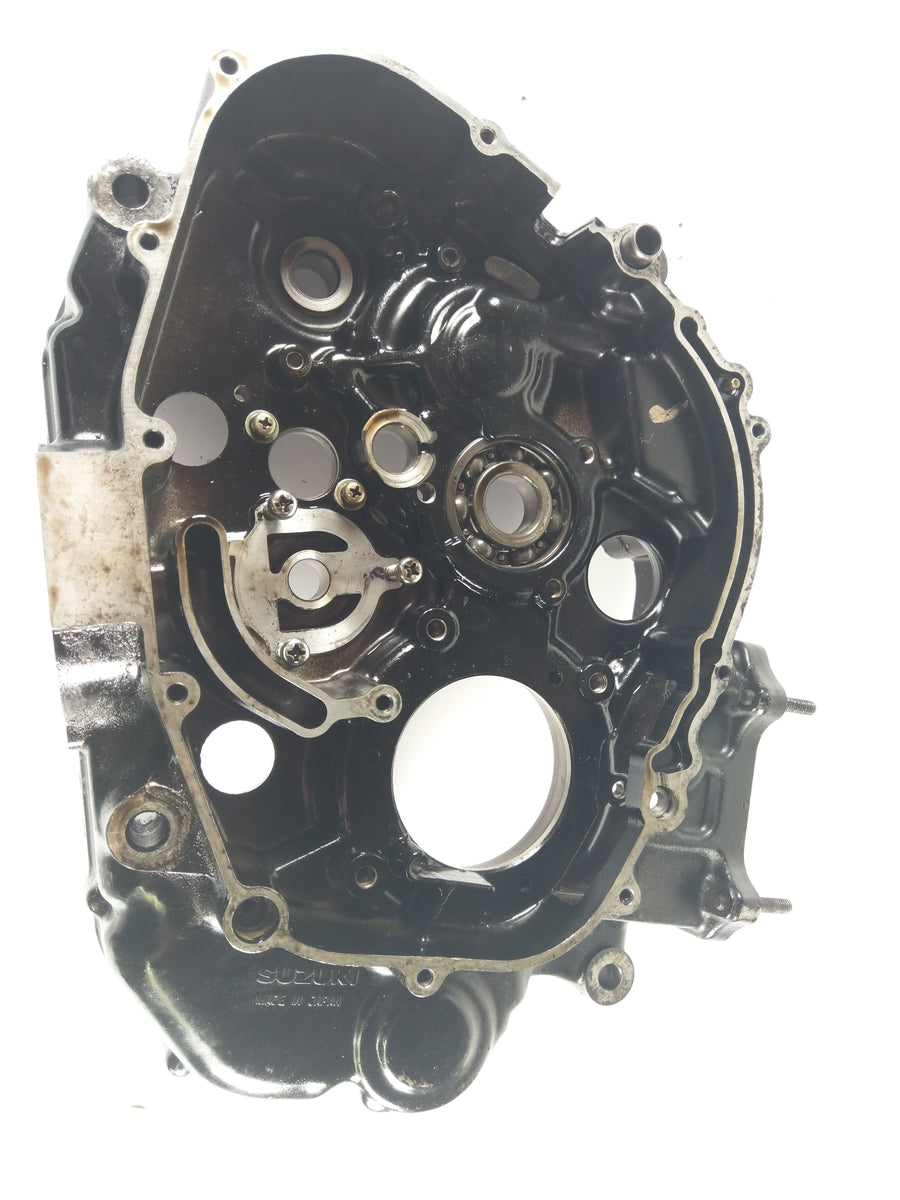 Suzuki DR 650 SP42B - Motorhus til høyre med sumpfilter og balansegang
