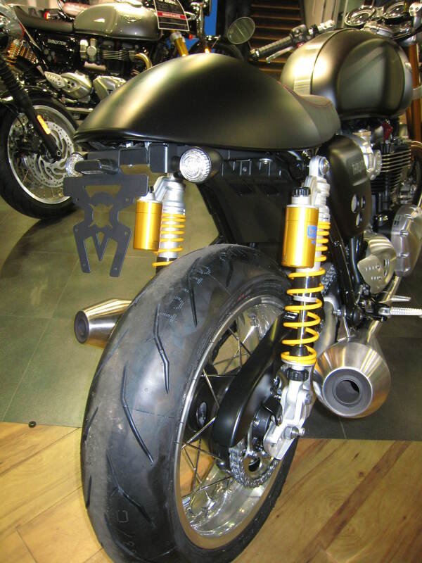 Triumph Thruxton 1200 [ACCESS DESIGN] - nummerskiltholder hjulbue svart Triumph Thruxton 1200