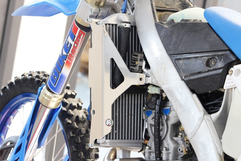Tm Racing EN 300 4 T FI ES [2022] - Radiator Guard Aluminium/Black - TM RACING
