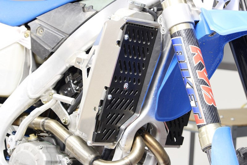 Tm Racing EN 300 4 T FI ES [2022] - Radiator Guard Aluminium/Black - TM RACING