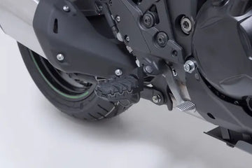 Kawasaki Versys 1100 [2025-2026] - EVO par fotstøtter, senkes 15 mm - bilde 2