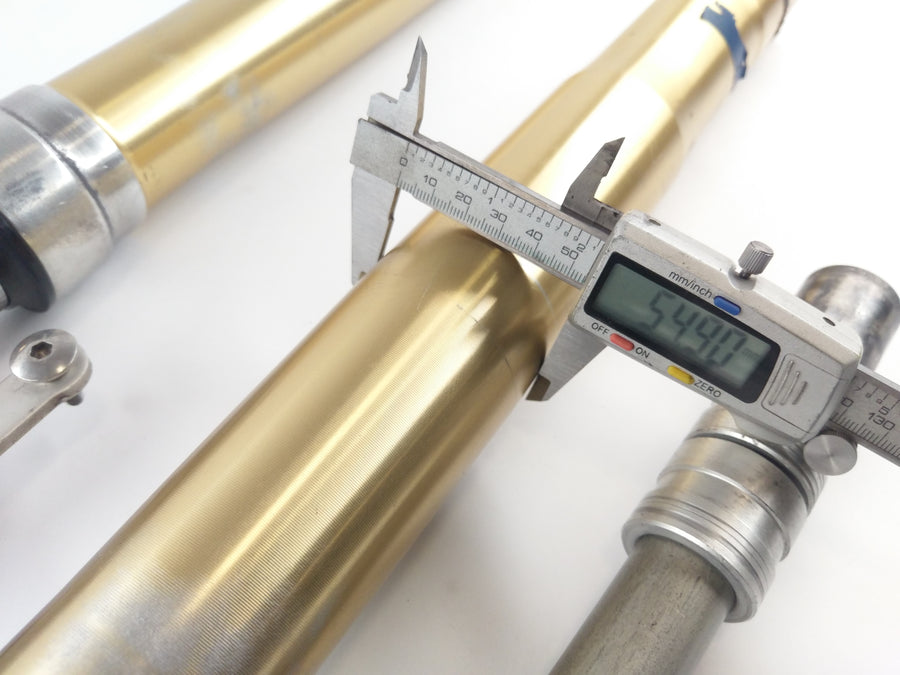 Triumph Speed ​​Triple 1050 515NJ [2006] - Fork Telegabel med Axis of Simmer Rings lekkasjer