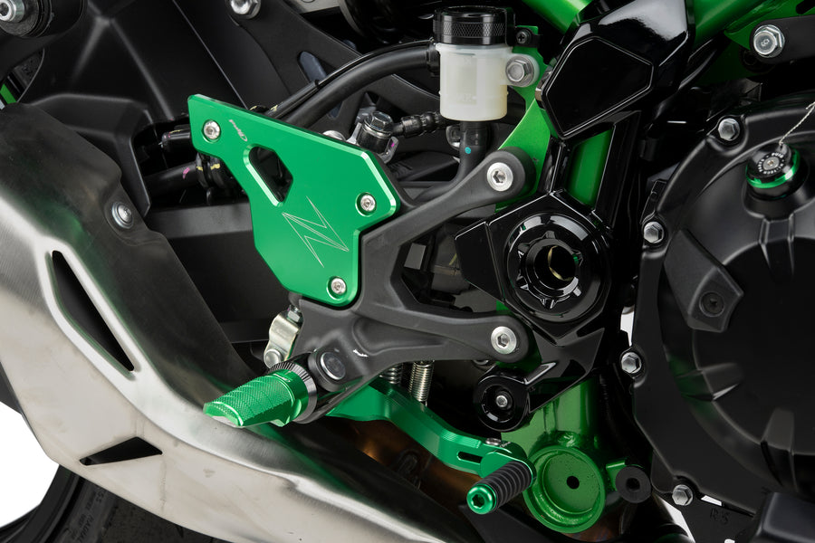 KAWASAKI Z 900 SE [2025] – Hælplater – Sort