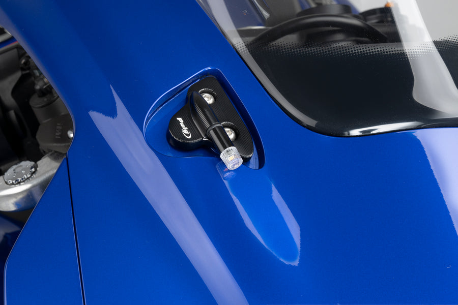 YAMAHA YZF-R1M [2025] – Sidespeilhetter med flikindikatorsett – Sort
