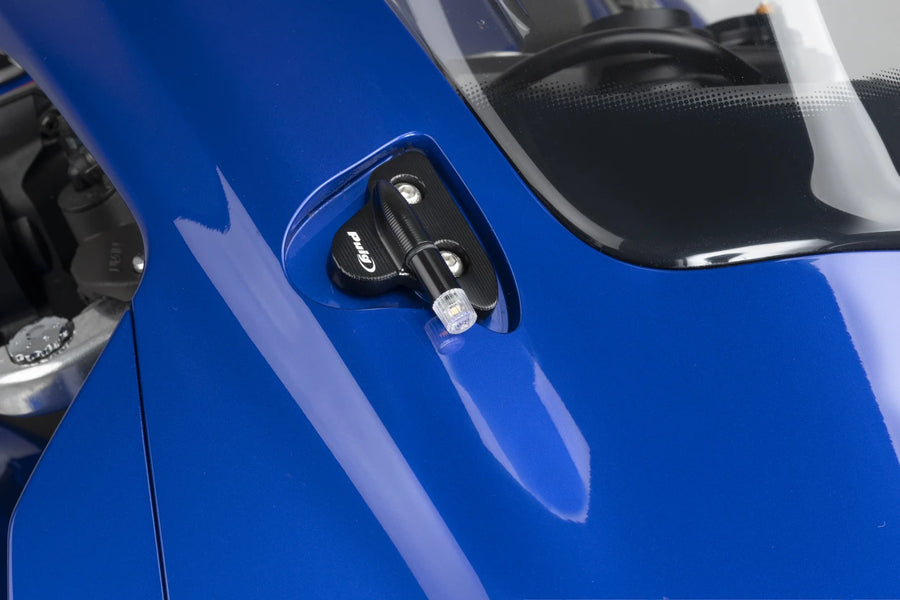 YAMAHA YZF-R1M [2025] – Sidespeilhetter med flikindikatorsett – Sort