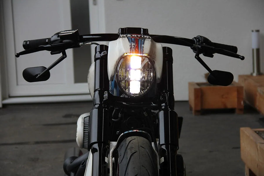 Harley Davidson V-Rod [CULT WERK] – Frontlyskledning