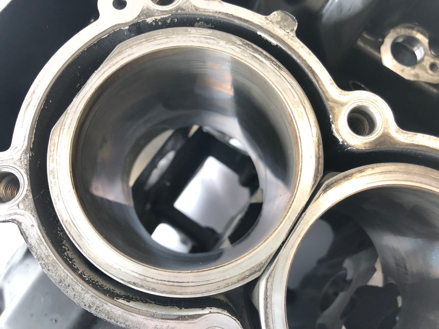 Triumph Street Triple R 675 D67LD [2008] - Motorhus med stempler