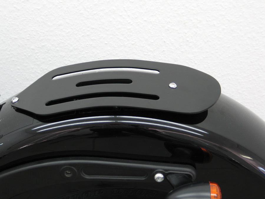 Harley Davidson Softail Slim [2012-2017] -Passenger Rack laget av metall, svart
