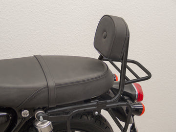 Triumph Bonneville T 100 [2017] - Sissy bar laget av rør med pute og bagasjestativ, svart