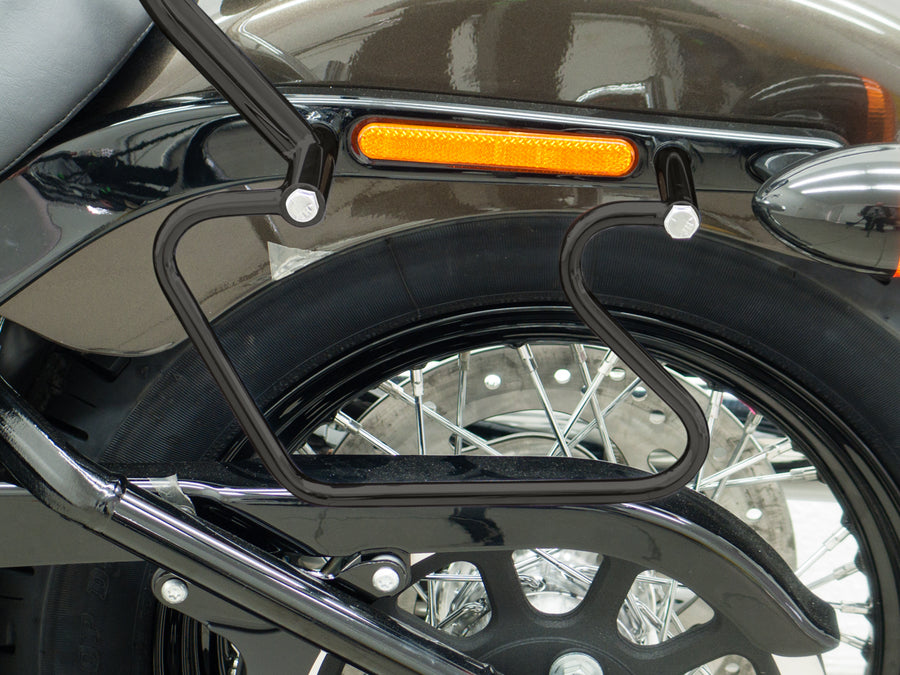Harley Davidson Softail Street Bob (Milwaukee -Eight 107/114) [2018] - Pakkesekk, svart