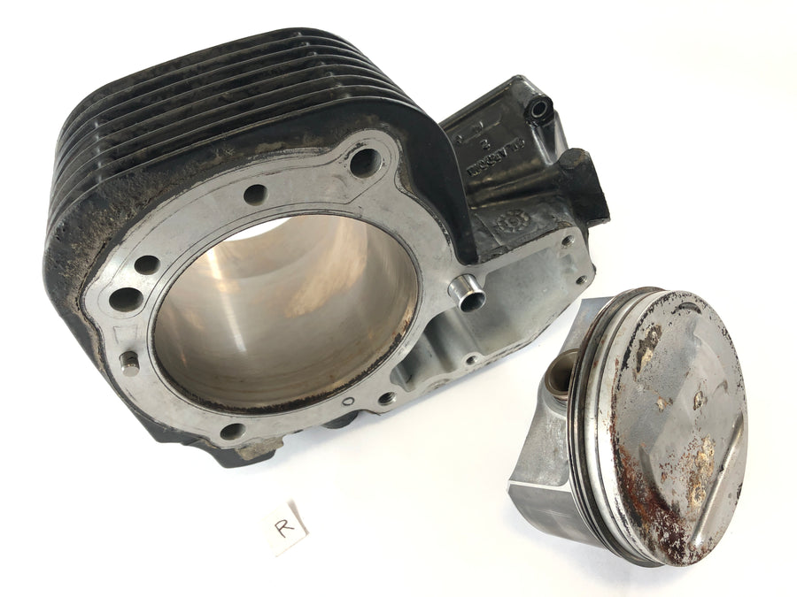 BMW R 1200 RT [2006] - Sylinder til høyre med stempel