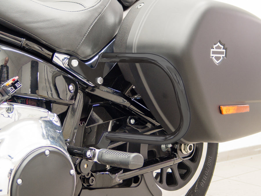 Harley Davidson Softail Sport Glide (Milwaukee -Eight 107/114) [2018] - bakre beskyttelsesstenger for kofferter, svart