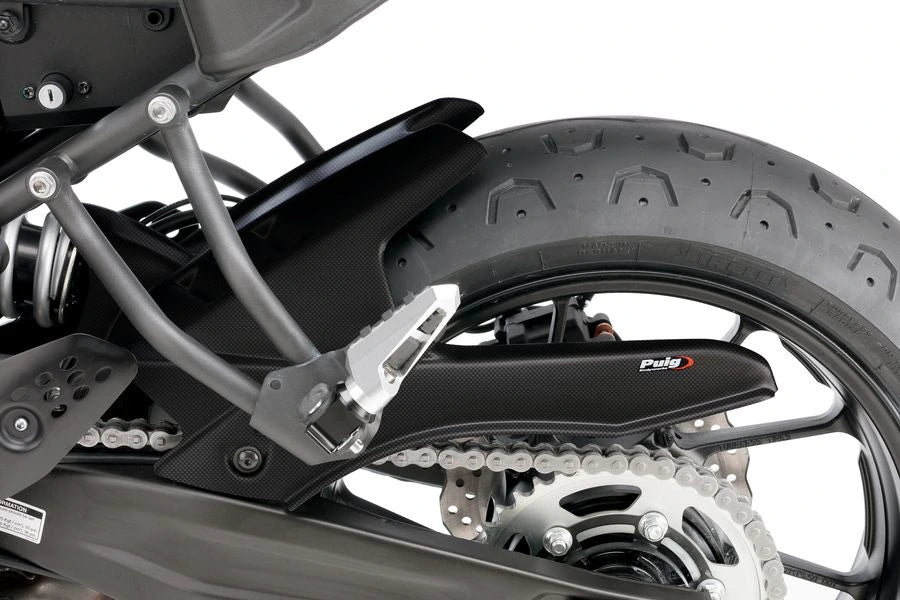 TRIUMPH BONNEVILLE T 120 BLACK [2025] - Bakhjulsdeksel | Karbonlook | PUIG 7048C