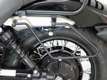 Honda Shadow VT 750 C Black Spirit [2010-2011] - Pakkesekk, Bracket, Black