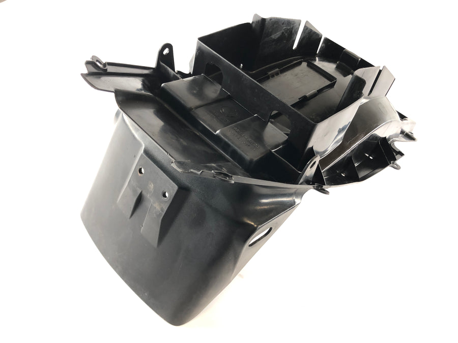 Suzuki Bandit GSF 1200 S WVA9 [2001] - Underground of Back Fagle Fendere på baksiden av Splash Protection