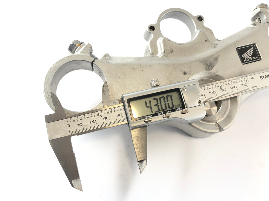 Honda VFR 800 RC46 [2005] - Fork Bridge over