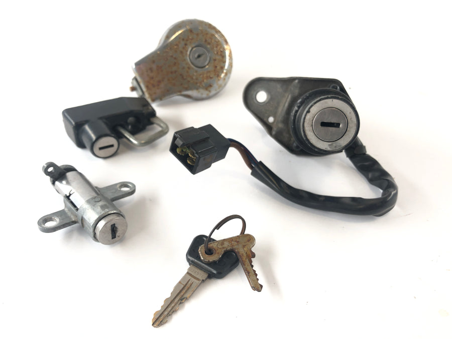 Yamaha XV 535 Virago 2yl [1987] - Castle Set Tank Lock tenningslås