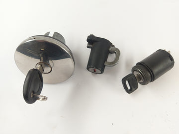 Moto Guzzi Nevada 750 LK [2001] - Låsesmed tenningsgap Tanl lokk Hjelmlås - 0