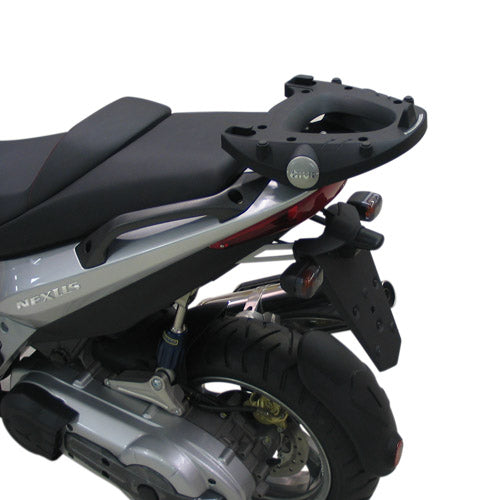 Gilera Nexus 125 - 250 - 300 - 500 [GIVI] - Toppdekselholder for MONOLOCK®-deksler med MONOLOCK®-plate