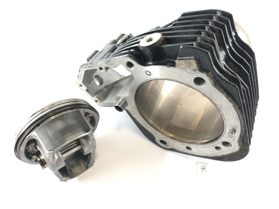 BMW R 1200 RT [2006] - Sylinder til høyre med stempel