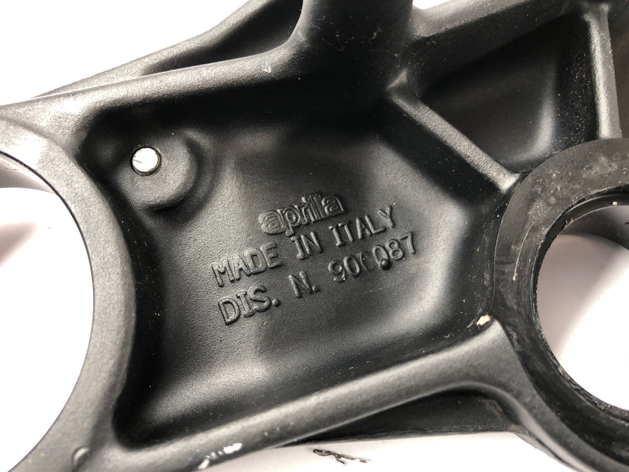 Aprilia RST 1000 Futura [2004] - Fork Bridge over