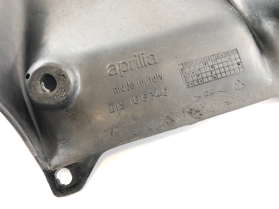 Aprilia RSV 1000 RR Factory [2009] - Bakrebeskyttelse bakhjulsdeksel