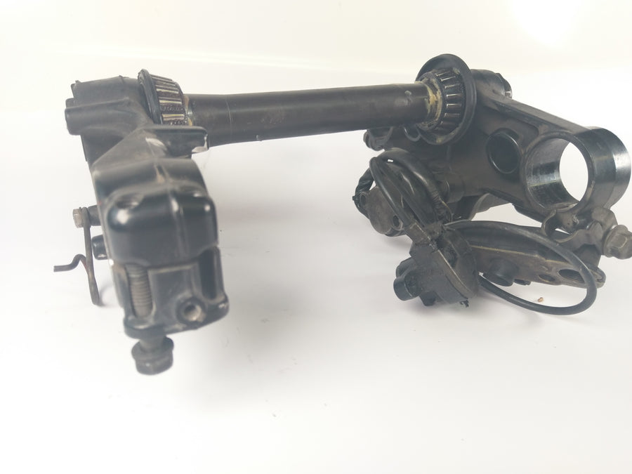 Suzuki DR 650 SP42B - Fork Bridge med tenning og setelås 1 tast