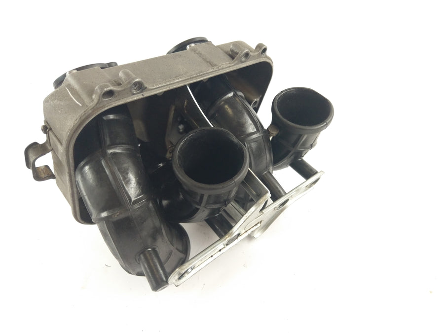 Honda St 1100 SC26 Pan European [1990] - Inntak i forgasserforgasser
