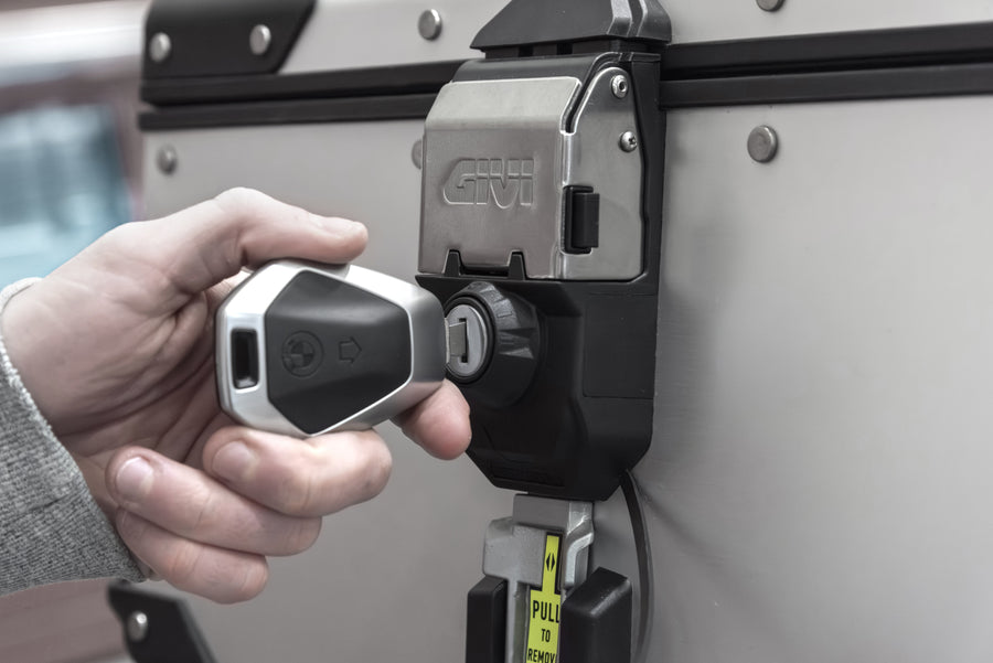 BMW F 900 GS [2024–2026] – Schlosskit mit BMW-schlüsselcodierbarem Zylinder