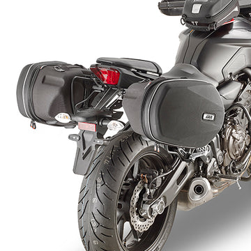 Yamaha MT 07 [GIVI] - Avstandsstykke for EASYLOCK salvesker eller salvesker er det mulig