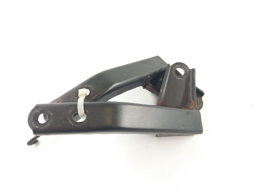 Honda CBR 125 JC34 [2006] - Motorholder i frontmotorholderen