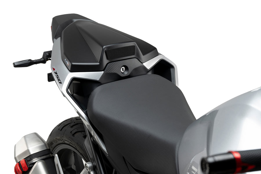 HONDA CB 750 HORNET [2025] – kledning bak – karbonlook