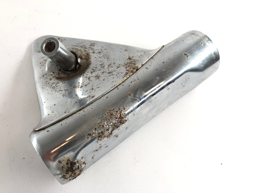 Suzuki T 500 [GT 500] - Lampeholder frontlys innspillingsbrakett til høyre