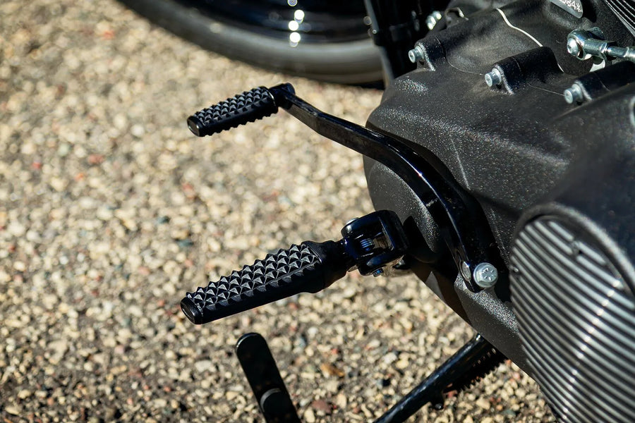Harley-Davidson Road Glide St FLTRXST [Kuryakyn] -Thresher Footstors