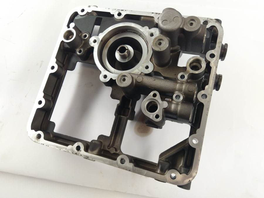 Moto Guzzi Stelvio 1200 4V [2008] - Adapter oljepanne mellom dekselet
