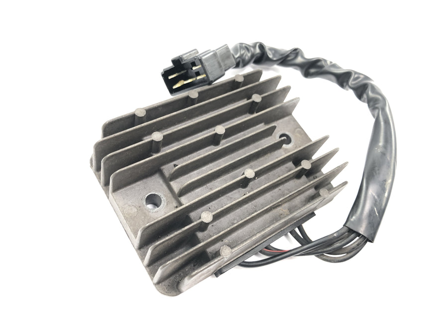 Triumph Bonneville T100 986MF [2012] - Spenningsregulator likeretterregulator