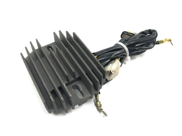 Triumph Tiger 955i 709EN [2003] - Regulator Likeretter Spenningsregulator Ladekontroller