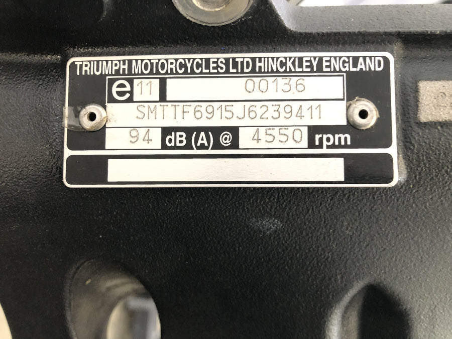 Triumph Sprint St 1050 [2005] - Ramme med papirer