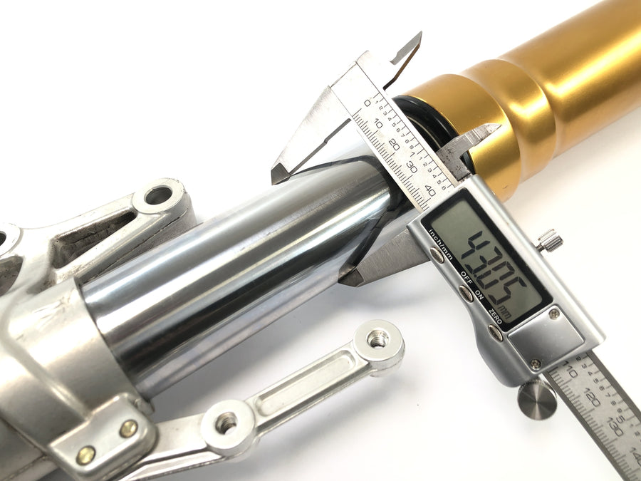 Benelli TNT 1130 [2009] - Teleskopgaffel med aksel