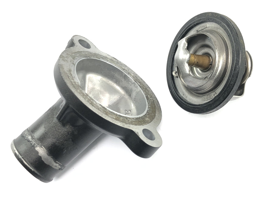 Yamaha MT07 RM04 [2014] - Termostat med termostathus kjølevannsregulator kjølesystem