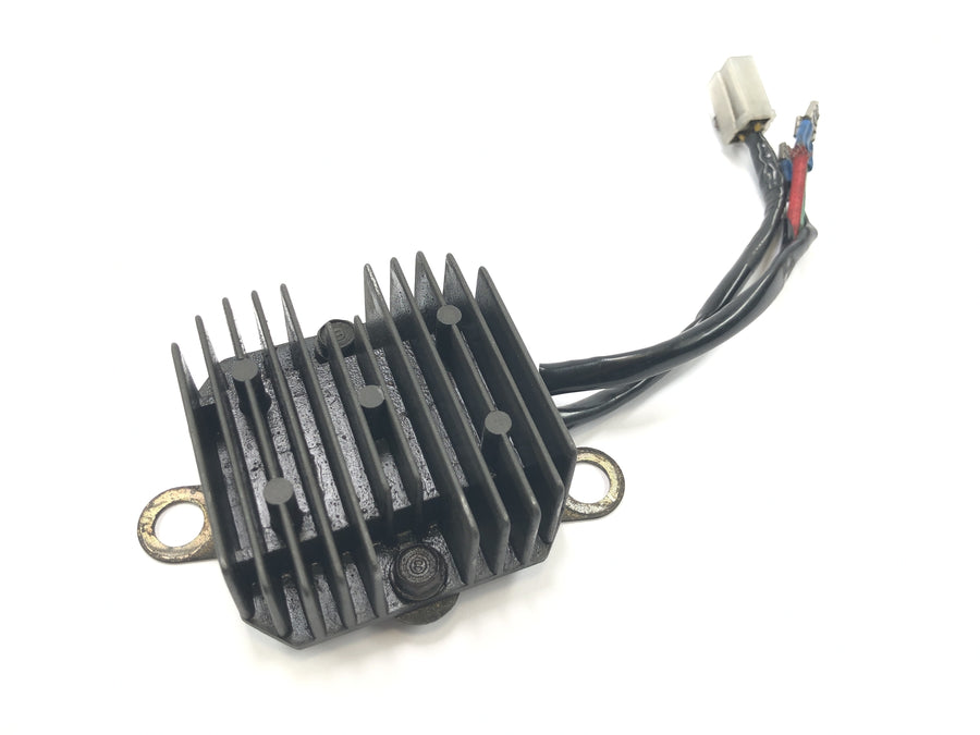 Honda FT 500 PC07 [1983] - Spenningsregulator likeretter regulator ladekontroller