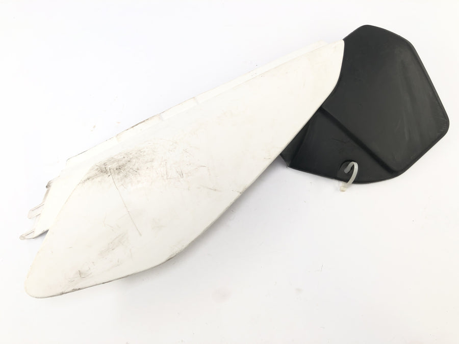 Yamaha DT 125 DE06 [2005] - Sidekledning til høyre og venstre