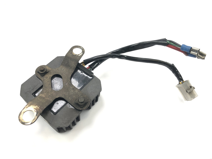 Honda FT 500 PC07 [1983] - Spenningsregulator likeretter regulator ladekontroller