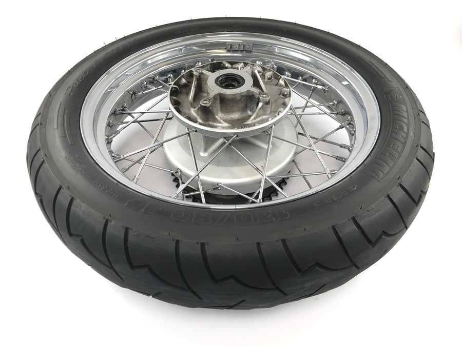 Triumph Bonneville T100 986MF [2012] - Felghjul på bakhjul 3,50 x 17" eikerhjul