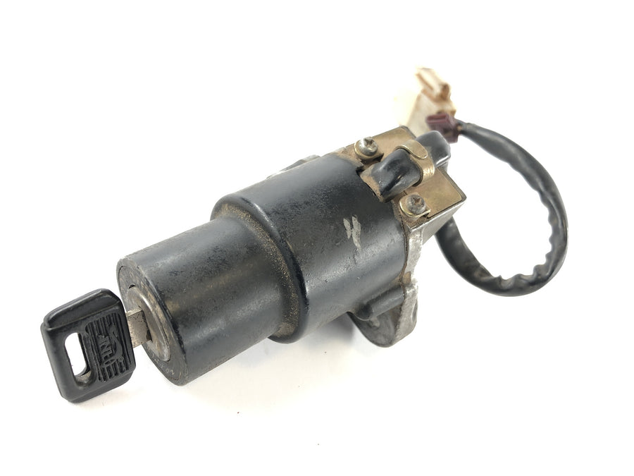 Yamaha XT 600 Zenere 34L [1985] - tenningslås med nøkkel