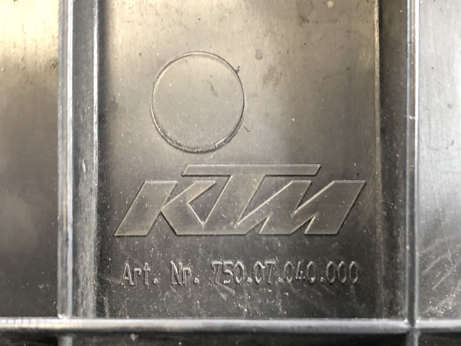 KTM 690 SM Prestige [2007] - Seterettsete Seteområde