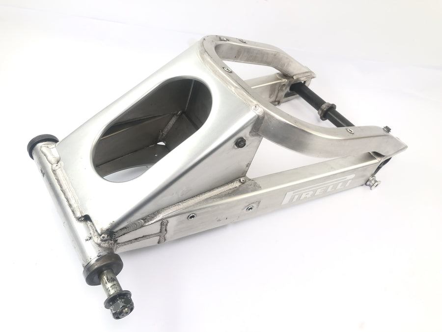 Yamaha YZF R1 RN01 [1998] - Schwinge bakhjulssving