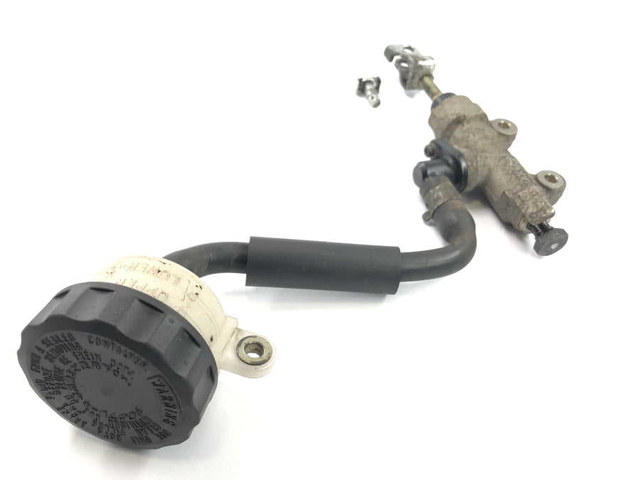 Honda SLR 650 RD09 [1997] - Bremsepumpe på den bakre hovedbremsesylinderen bakbremsesystem Bremsesylinder